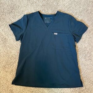 Figs Women’s Dark Harbor Catarina One Pocket Scrub Top in size Small